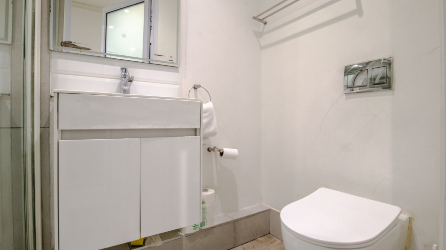 2 Bedroom Property for Sale in Woodstock Western Cape